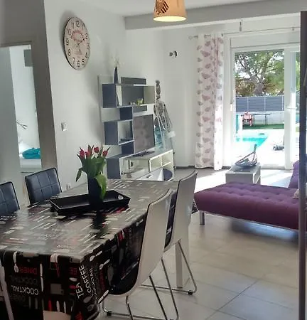 דירה Bozana *
